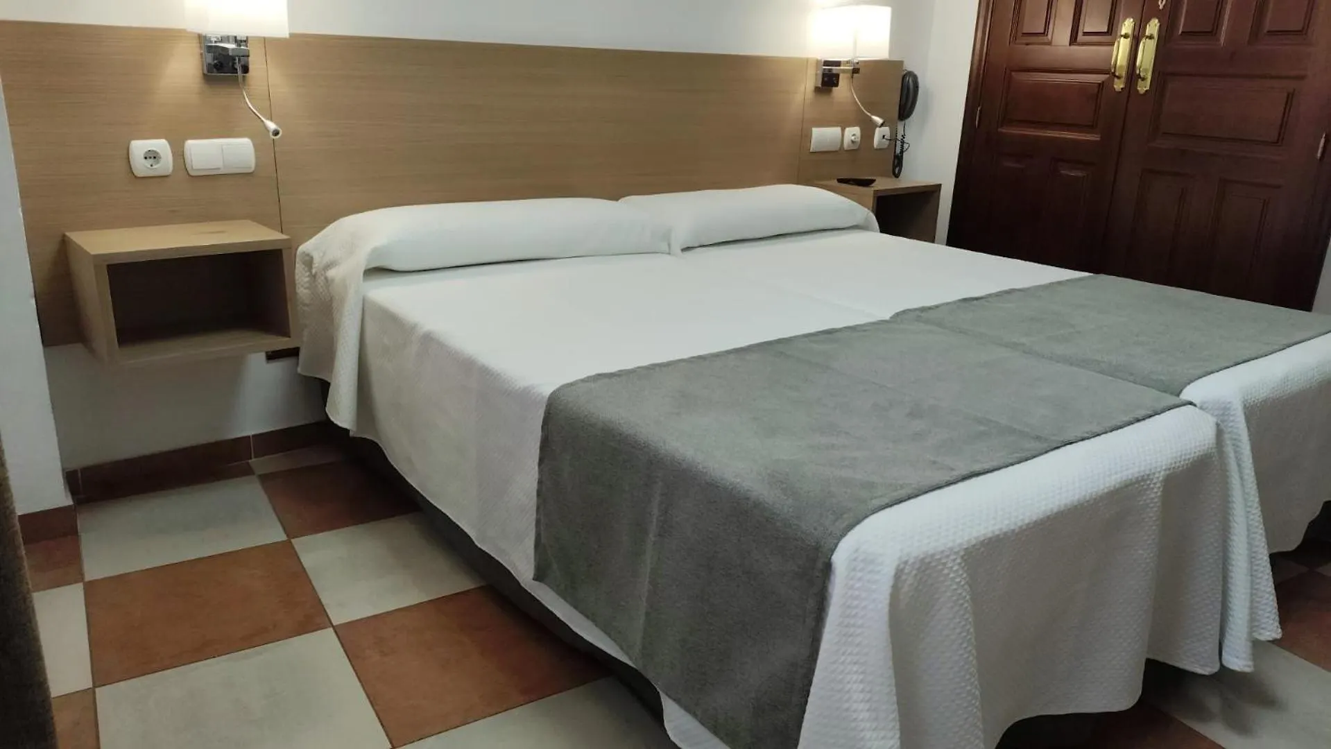Hotel Don Paula Córdoba 2*,